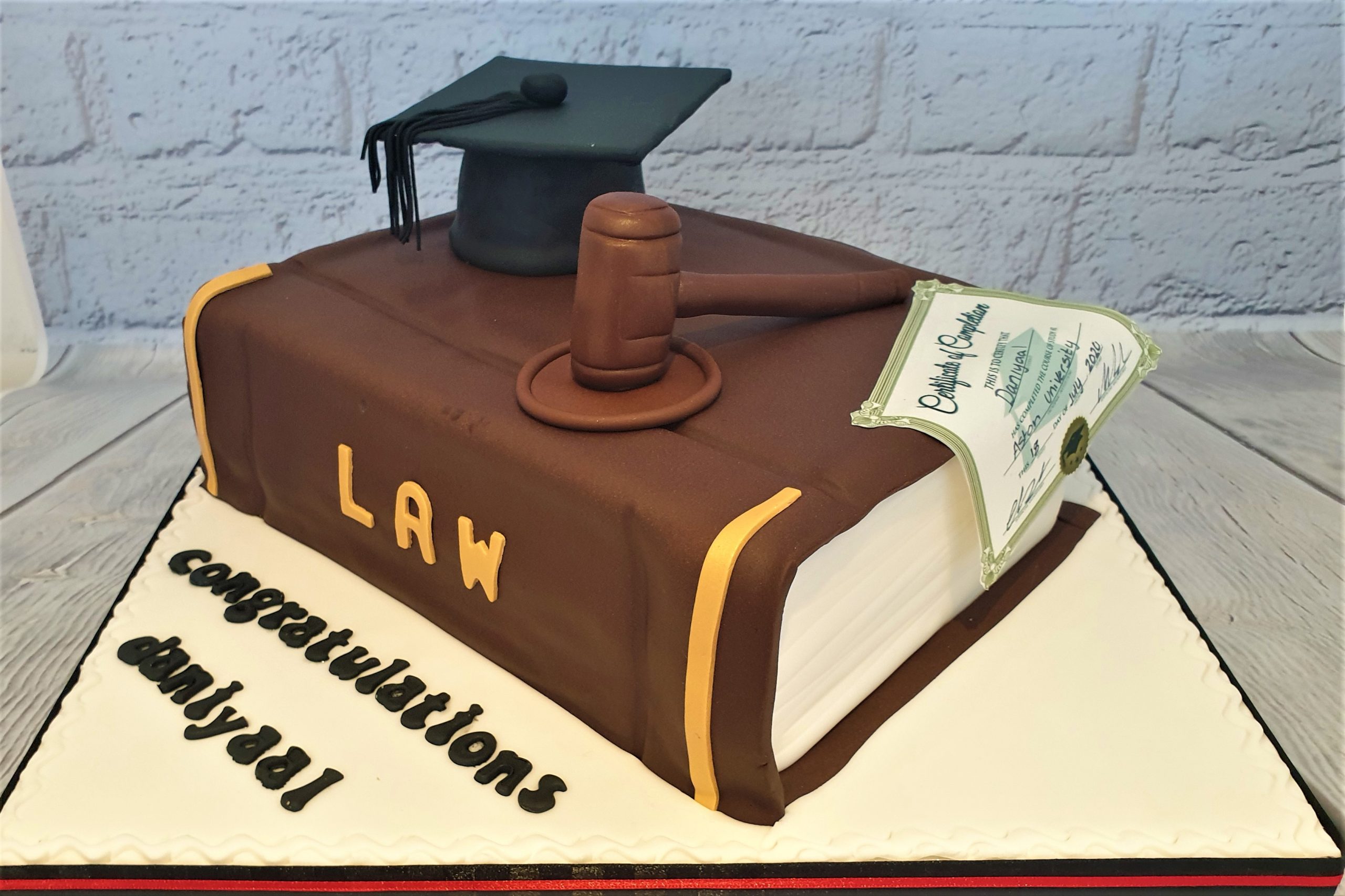 graduation cake for lawyer