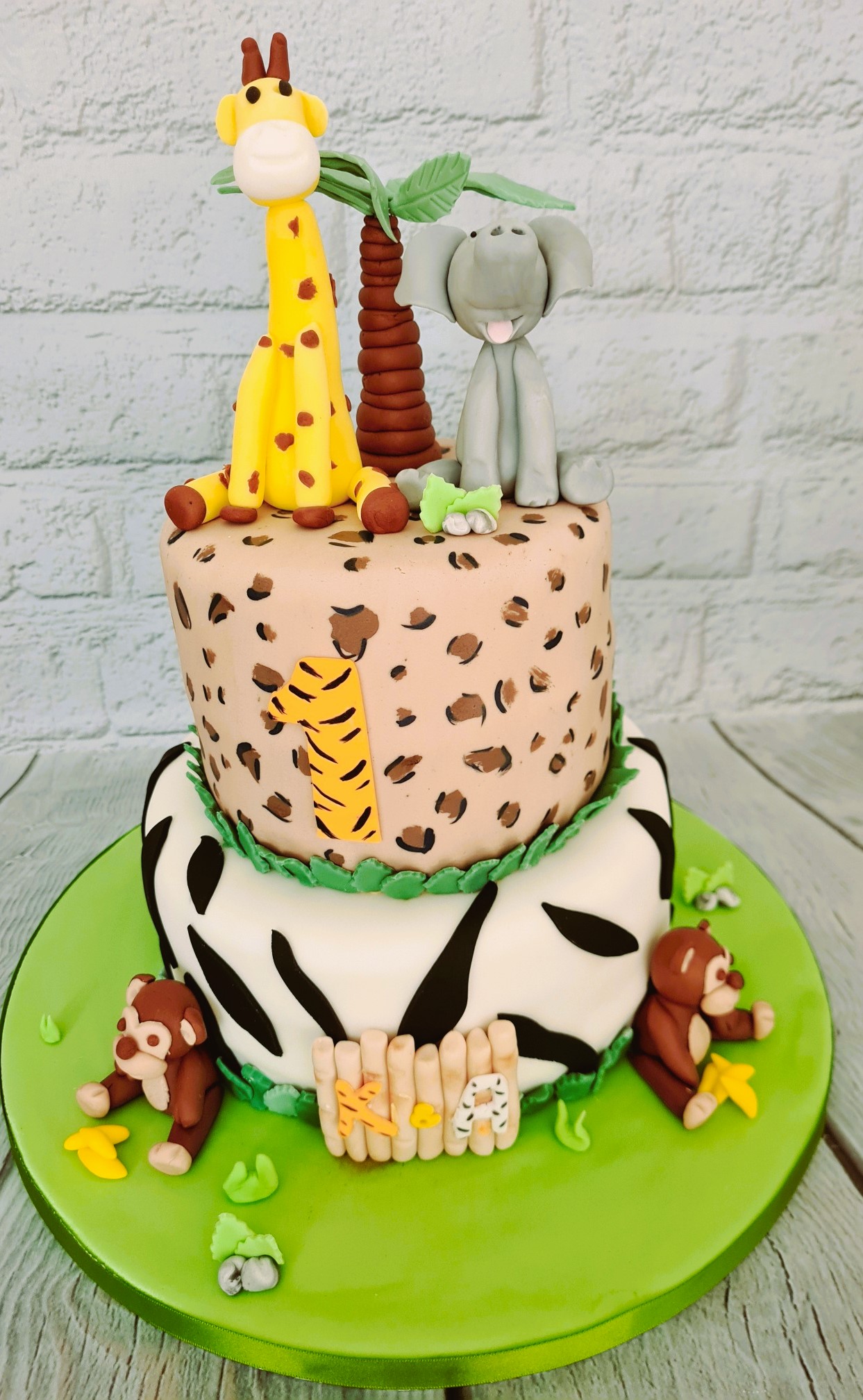 jungle animals birthday cake